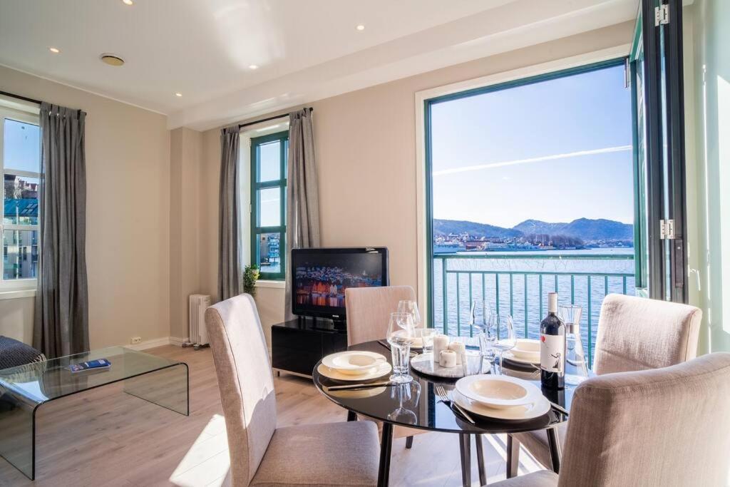 Seafront Apt. With Elevator And French Balcony Bergen Extérieur photo